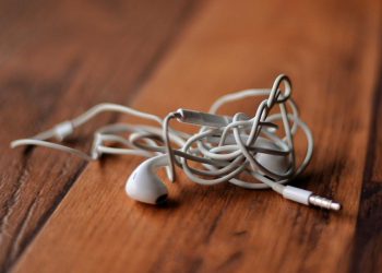 Vì sao tai nghe của bạn gặp vấn đề