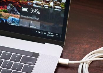 Nguyên nhân tại sao sạc pin laptop không vào điện