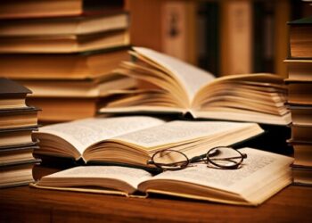 Tài liệu lý luận Văn học bản chuẩn 2022